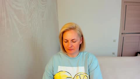 Alicee online show from April 13, 2026, 10:10 am