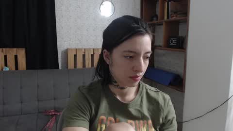 alicee_logan_ online show from January 22, 2025, 5:48 am