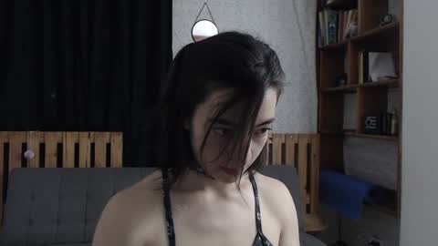 alicee_logan_ online show from February 5, 2025, 1:15 am