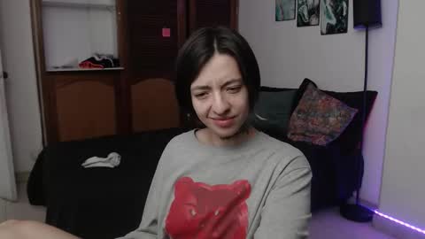 alicee_logan_ online show from October 23, 2025, 2:33 am