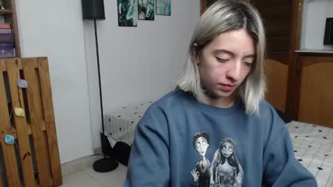 alicee_logan_ online show from June 8, 2026, 2:01 am