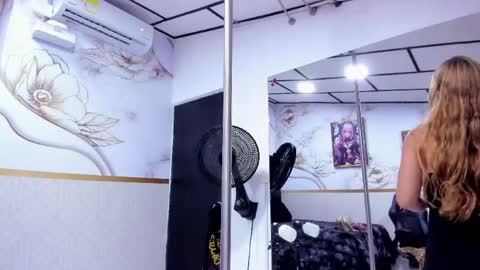 Snapshot of alicee_mature chatting on May 9, 2026, 7:19 pm alicee online show from May 9, 2026, 7:19 pm