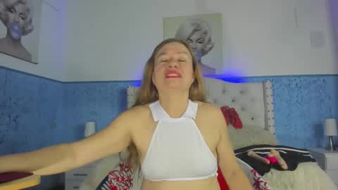 Snapshot of alicee_mature4 chatting on October 15, 2025, 11:16 pm alicee_mature4 online show from October 15, 2025, 11:16 pm
