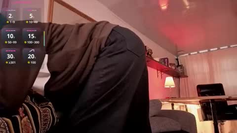 Snapshot of alicee_milf_ chatting on October 6, 2025, 11:07 am Aleja online show from October 6, 2025, 11:07 am