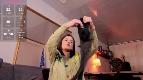 Snapshot of alicee_milf_ chatting on October 8, 2025, 11:19 am Aleja online show from October 8, 2025, 11:19 am