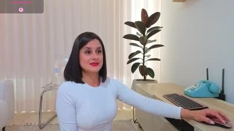 Snapshot of alicee_milf_ chatting on March 13, 2026, 12:01 pm Aleja online show from March 13, 2026, 12:01 pm