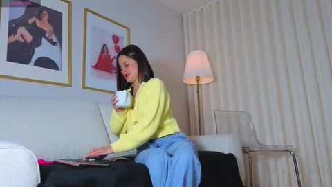 Aleja  online show from March 18, 2026, 11:35 am
