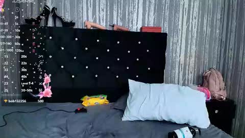 alicee_moonn online show from November 6, 2025, 8:26 am