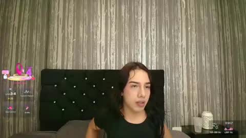 Snapshot of alicee_moonn chatting on June 23, 2026, 7:45 pm alicee_moonn online show from June 23, 2026, 7:45 pm
