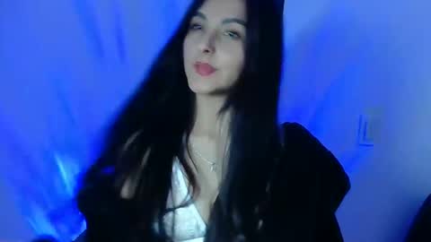 Snapshot of alicee_roos chatting on January 10, 2025, 9:53 pm Alice online show from January 10, 2025, 9:53 pm