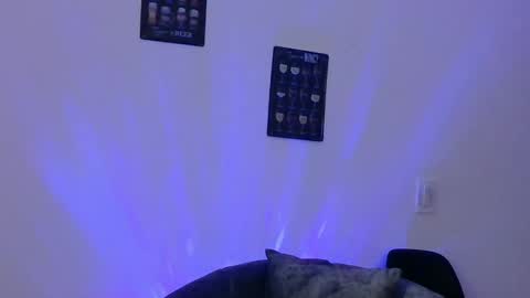 Snapshot of alicee_roos chatting on January 28, 2025, 11:50 pm Alice online show from January 28, 2025, 11:50 pm