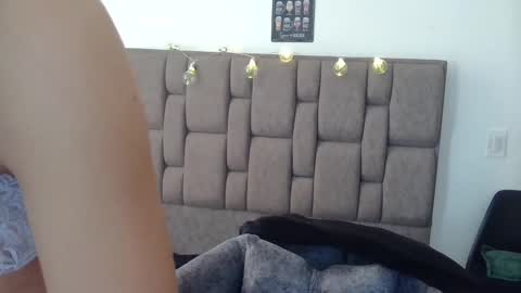 Snapshot of alicee_roos chatting on February 19, 2025, 7:16 pm Alice online show from February 19, 2025, 7:16 pm