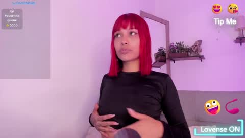 alicee_stonee_ online show from April 6, 2026, 7:15 pm