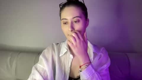 aliceinlustland online show from March 3, 2026, 6:58 pm