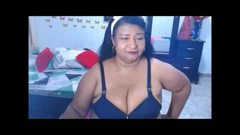 Snapshot of alicematuremilf chatting on November 30, 2025, 3:54 am yasmin online show from November 30, 2025, 3:54 am
