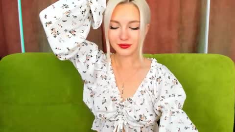 Snapshot of alicemonro chatting on October 8, 2025, 8:23 am alicemonro online show from October 8, 2025, 8:23 am