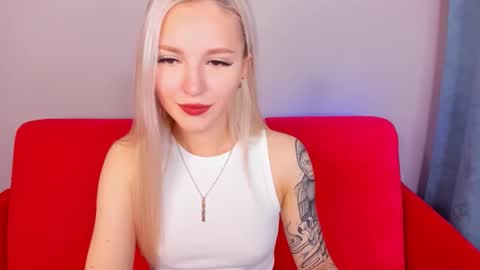 Snapshot of alicemonro chatting on October 11, 2025, 8:35 am alicemonro online show from October 11, 2025, 8:35 am