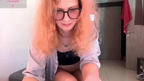 AlicePinkhead online show from August 3, 2026, 9:04 am