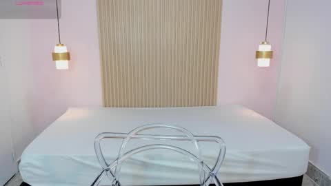 AliceRoss online show from April 17, 2026, 8:01 pm