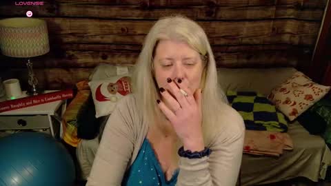 Snapshot of alicescuriosity chatting on December 14, 2024, 6:46 am Alices Curiosity online show from December 14, 2024, 6:46 am