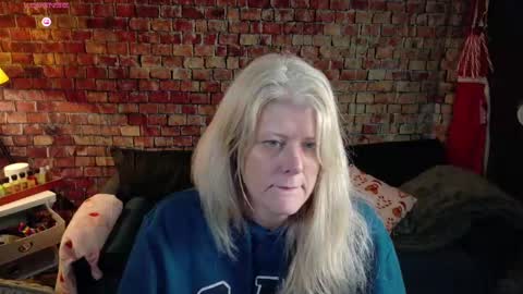 Snapshot of alicescuriosity chatting on December 30, 2024, 4:31 am Alices Curiosity online show from December 30, 2024, 4:31 am