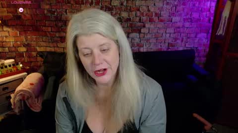 Snapshot of alicescuriosity chatting on January 20, 2025, 4:10 am Alices Curiosity online show from January 20, 2025, 4:10 am