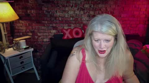 Snapshot of alicescuriosity chatting on February 13, 2025, 3:29 am Alices Curiosity online show from February 13, 2025, 3:29 am