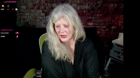 Snapshot of alicescuriosity chatting on February 26, 2025, 3:21 am Alices Curiosity online show from February 26, 2025, 3:21 am