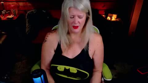 Snapshot of alicescuriosity chatting on November 26, 2025, 5:30 am Alices Curiosity online show from November 26, 2025, 5:30 am