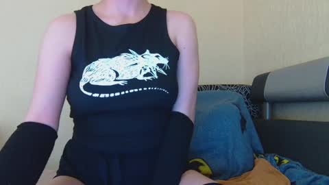 Snapshot of alicewoolfy chatting on May 22, 2026, 11:10 pm AliceWoolfy online show from May 22, 2026, 11:10 pm