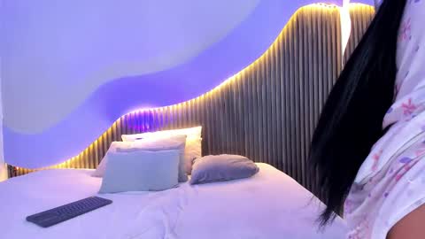 Snapshot of alicia_20_ chatting on February 27, 2025, 3:47 am Alice online show from February 27, 2025, 3:47 am