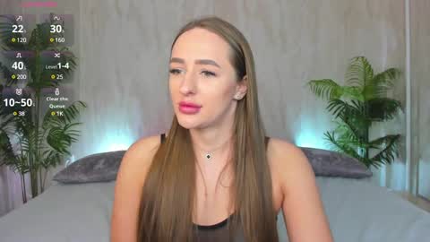 Snapshot of alicia_edwards chatting on February 6, 2025, 2:22 am Mia online show from February 6, 2025, 2:22 am