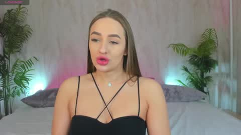 Snapshot of alicia_edwards chatting on February 11, 2025, 1:52 am Mia online show from February 11, 2025, 1:52 am