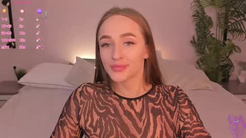 Snapshot of alicia_edwards chatting on October 17, 2025, 1:53 am Mia online show from October 17, 2025, 1:53 am