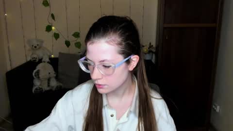 Alicia online show from January 15, 2025, 6:29 pm