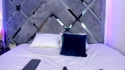 Alice  online show from February 18, 2025, 1:55 pm