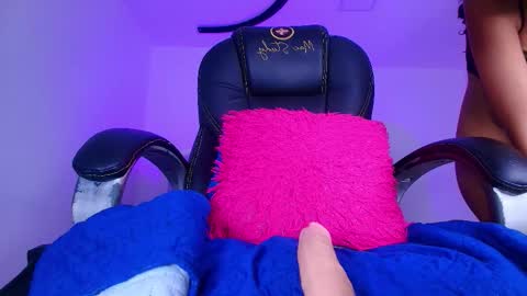 Alicia Kyse  online show from February 24, 2026, 3:04 am