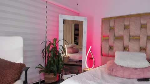 Alicia Lang online show from February 1, 2025, 12:29 am