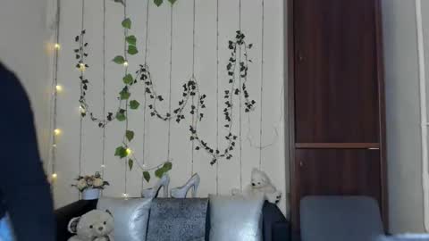 Alicia online show from April 19, 2026, 5:29 am