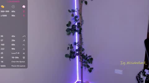 Jennyfer online show from February 19, 2025, 10:53 pm