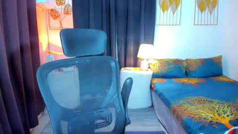 aliciacum online show from October 1, 2025, 4:57 pm