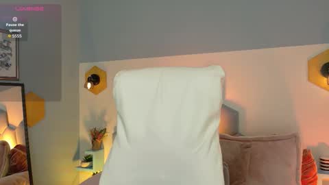 Alicia  online show from September 20, 2025, 8:32 pm