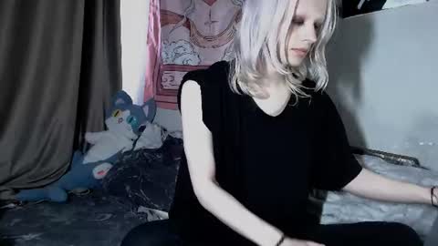 Alien Bella online show from June 22, 2026, 3:47 am