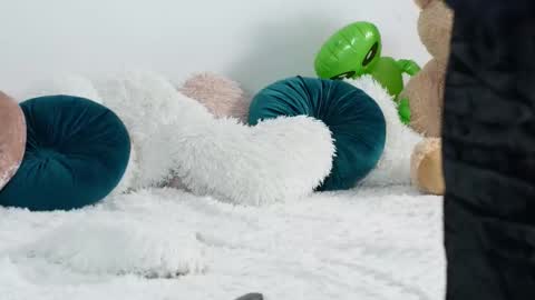 Alieness Ivy online show from January 7, 2026, 4:15 am