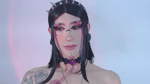 Snapshot of alienexxx chatting on April 29, 2026, 11:00 pm online show from April 29, 2026, 11:00 pm