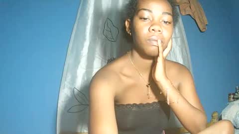 alihane21 online show from December 21, 2025, 4:14 pm