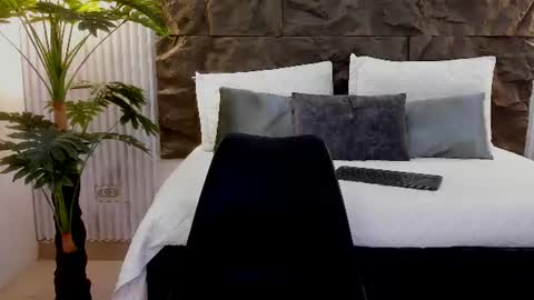 Snapshot of aliice_greco chatting on July 26, 2026, 1:40 pm Alice online show from July 26, 2026, 1:40 pm