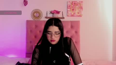 Snapshot of aliice_walker_ chatting on December 5, 2024, 3:39 pm aliice_walker_ online show from December 5, 2024, 3:39 pm