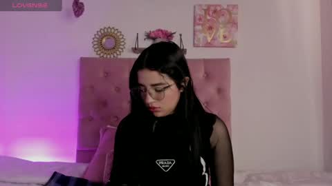 Snapshot of aliice_walker_ chatting on December 5, 2024, 6:44 pm aliice_walker_ online show from December 5, 2024, 6:44 pm