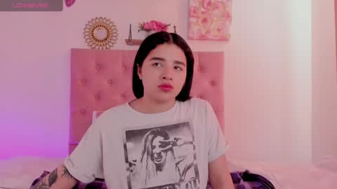 Snapshot of aliice_walker_ chatting on December 6, 2024, 12:27 pm aliice_walker_ online show from December 6, 2024, 12:27 pm